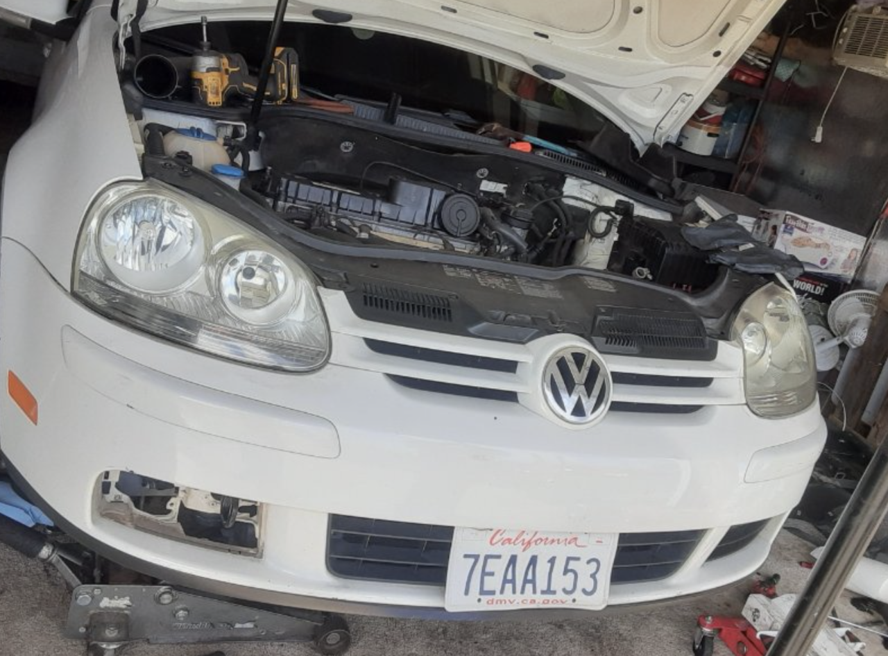 this image shows onsite light body repair in Fresno, CA